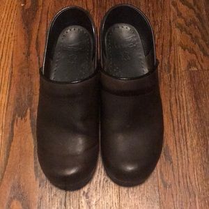 Antique Brown Danskos 🧡